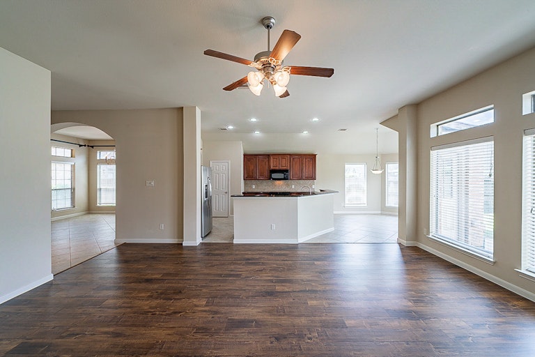 Photo 14 of 37 - 14727 Fountain Stone Ln, Humble, TX 77396