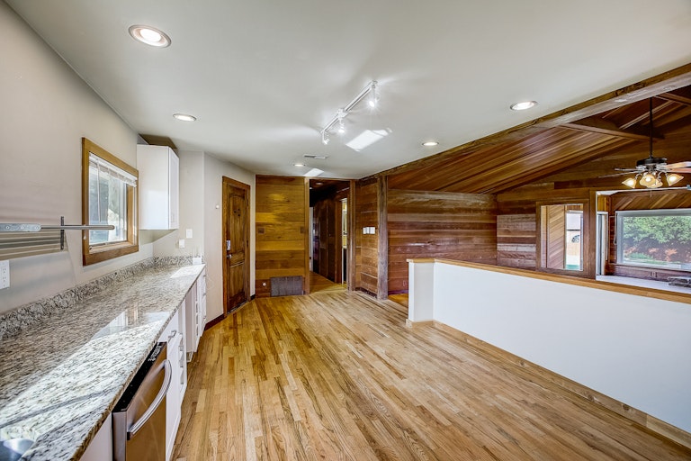 Photo 23 of 60 - 915 Lauder Dr, Spicewood, TX 78669