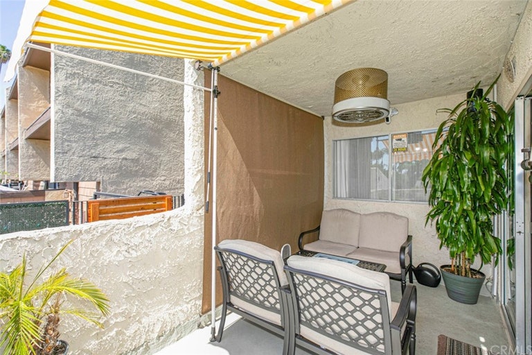 Photo 33 of 48 - 1339 N Columbus Ave, Glendale, CA 91202
