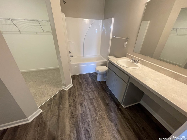 Photo 30 of 36 - 418 Pleasanton Way, San Antonio, TX 78221