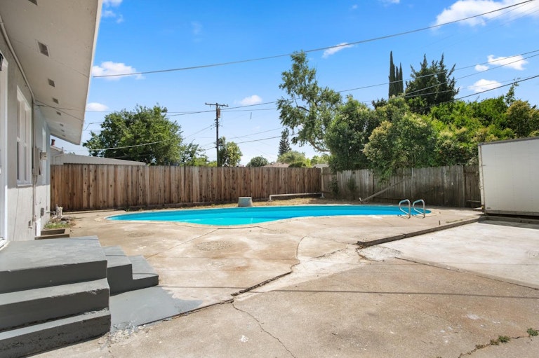 Photo 31 of 33 - 5636 Vista Ave, Sacramento, CA 95824
