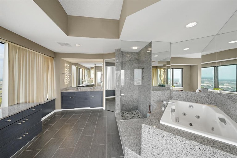 Photo 13 of 20 - 2001 Holcombe Blvd #3504, Houston, TX 77030