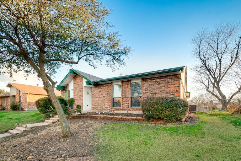 Photo 27 of 28 - 708 Green Canyon Dr, Mesquite, TX 75150
