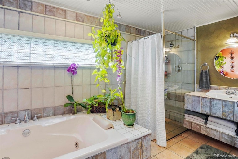 Photo 22 of 36 - 5677 S Louthan St, Littleton, CO 80120