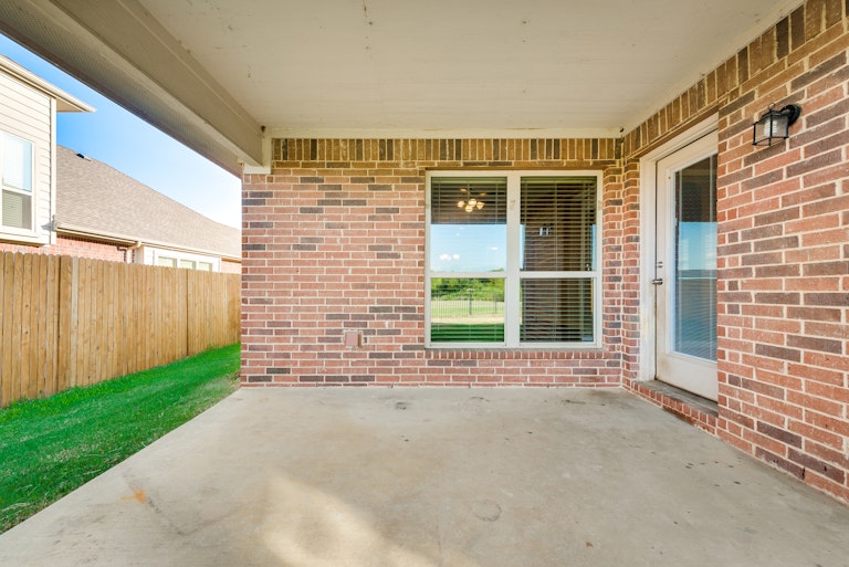 Photo 34 of 37 - 1129 Longhorn Dr, Aubrey, TX 76227