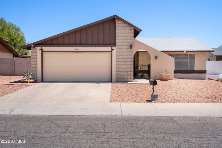 Photo 2 of 22 - 13421 N 24th Ave, Phoenix, AZ 85029