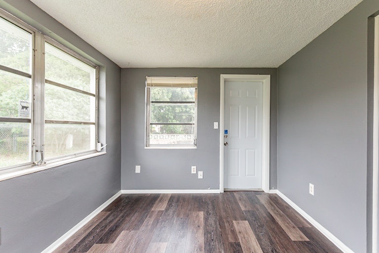 Photo 10 of 20 - 6207 7th Ave, New Port Richey, FL 34653