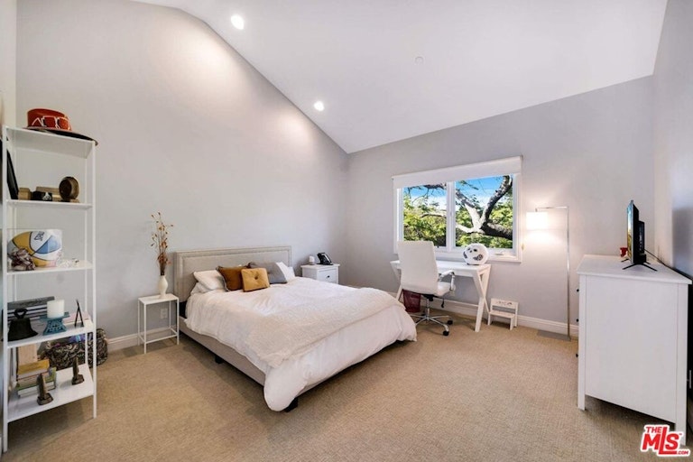 Photo 25 of 43 - 11706 Chaparal St, Los Angeles, CA 90049