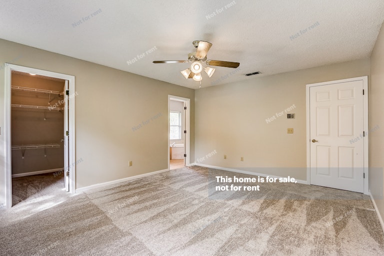 Photo 22 of 33 - 10435 Marble Egret Ct W, Jacksonville, FL 32257