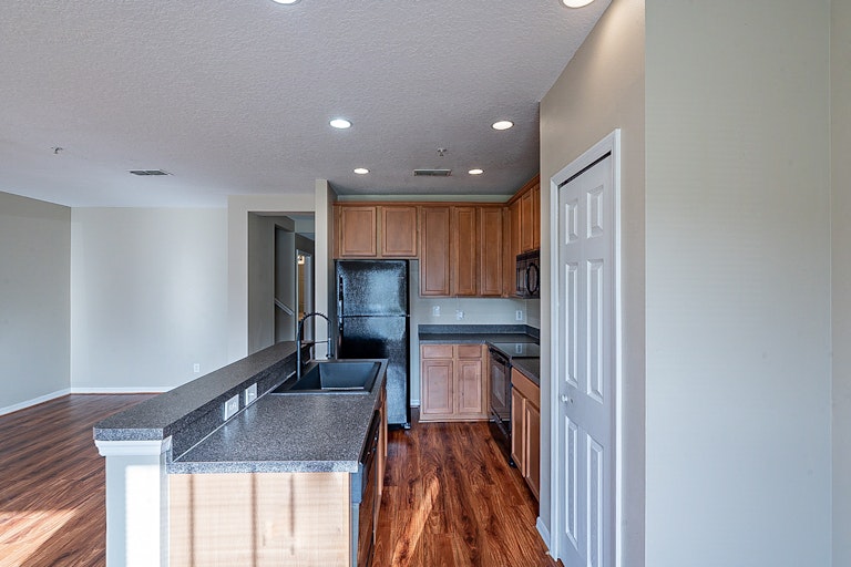 Photo 9 of 26 - 2021 Cypress Bay Blvd, Kissimmee, FL 34743