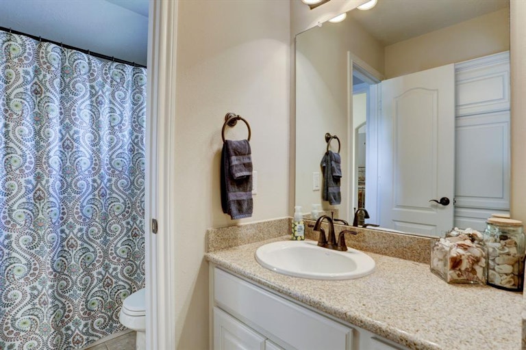 Photo 34 of 50 - 4823 Middlewood Manor Ln, Katy, TX 77494