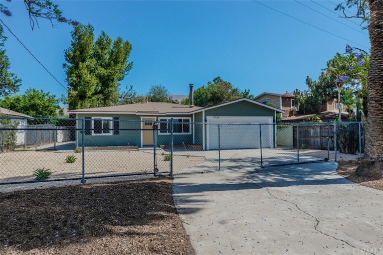 Photo 2 of 33 - 9035 Bellegrave Ave, Jurupa Valley, CA 92509