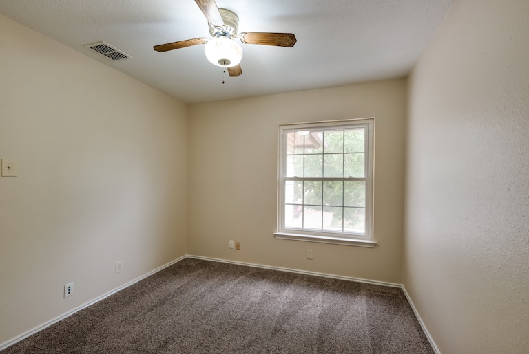 Photo 17 of 27 - 8027 Dove Trail Dr, San Antonio, TX 78244