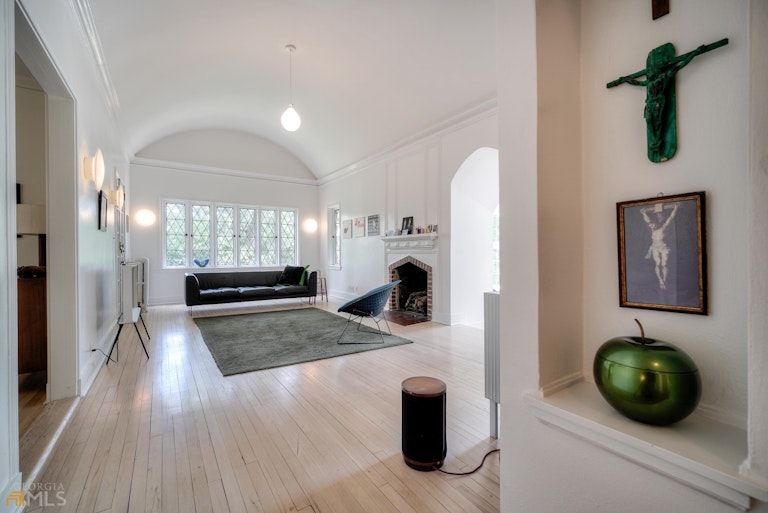 Photo 9 of 59 - 898 Briarcliff Rd NE, Atlanta, GA 30306