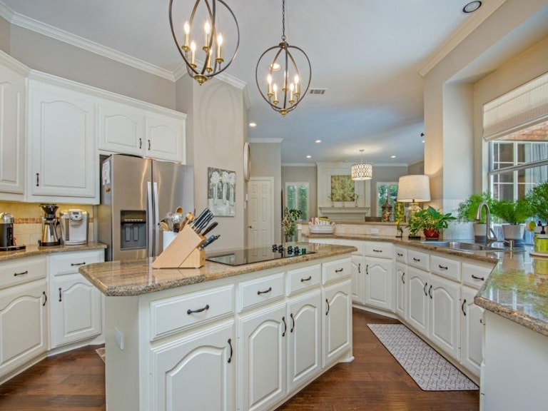 Photo 12 of 36 - 6205 Wittmore Pl, Plano, TX 75093