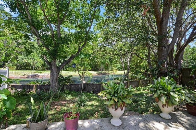 Photo 23 of 33 - 3829 Pickwick Dr, Orlando, FL 32817