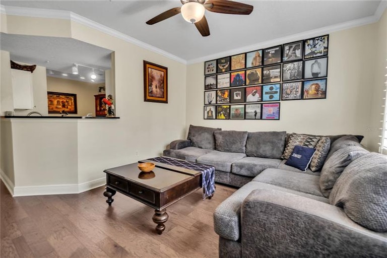Photo 8 of 29 - 501 Knights Run Ave #1117, Tampa, FL 33602