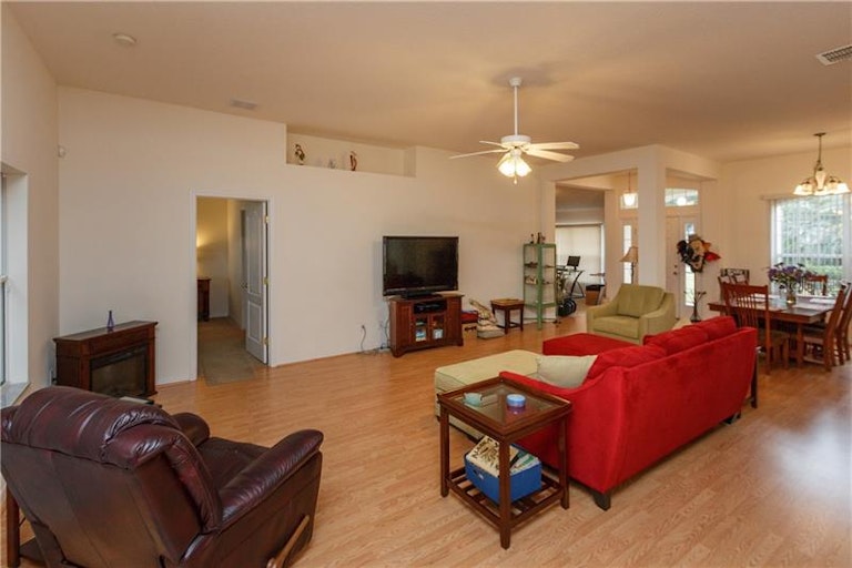 Photo 8 of 25 - 469 Newhearth Cir, Winter Garden, FL 34787