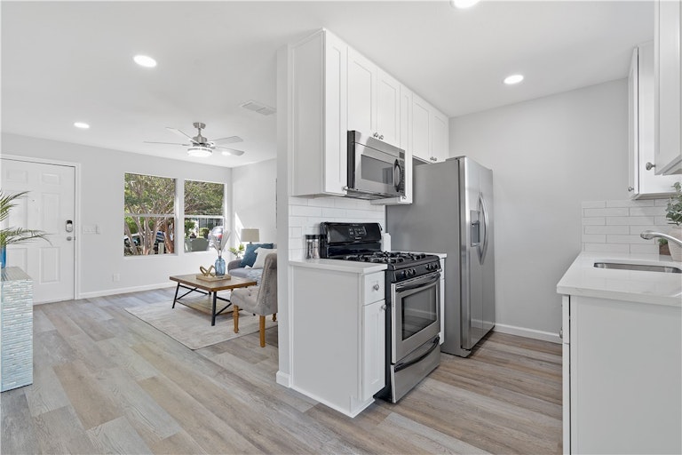 Photo 11 of 34 - 125 Segovia Way, Pflugerville, TX 78660