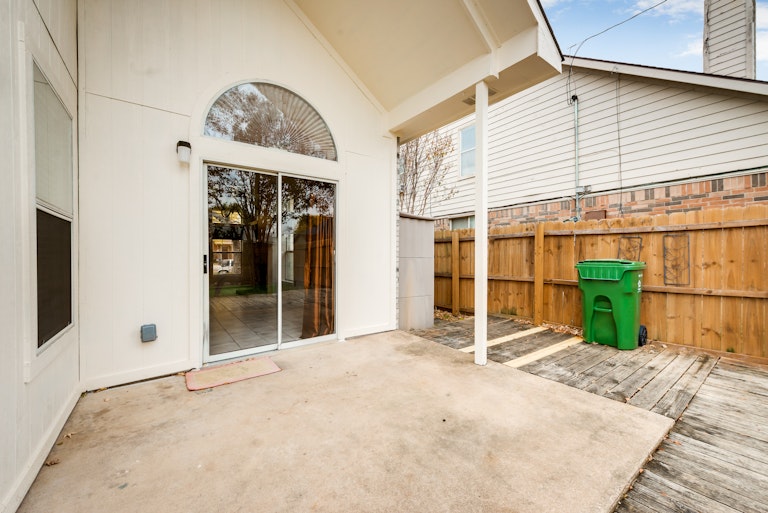 Photo 23 of 23 - 1105 Cherrytree Dr, Arlington, TX 76001