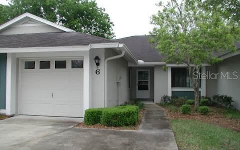 Photo 1 of 1 - 6 Lake Forest North Cir, Palm Coast, FL 32137