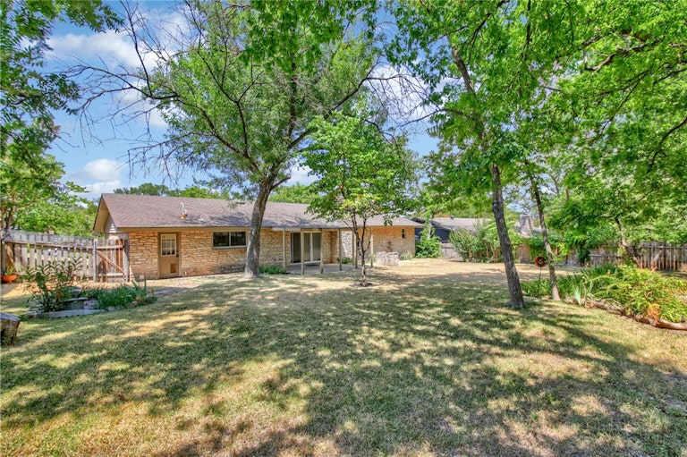 Photo 33 of 36 - 1107 Rebbeca Dr, Austin, TX 78758