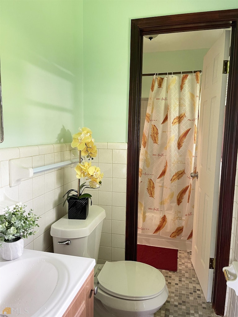 Photo 11 of 17 - 1802 Lake Harbin Rd, Morrow, GA 30260