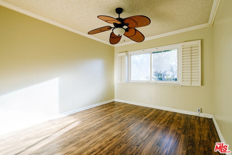 Photo 10 of 21 - 611 S La Veta Park Cir #125, Orange, CA 92868