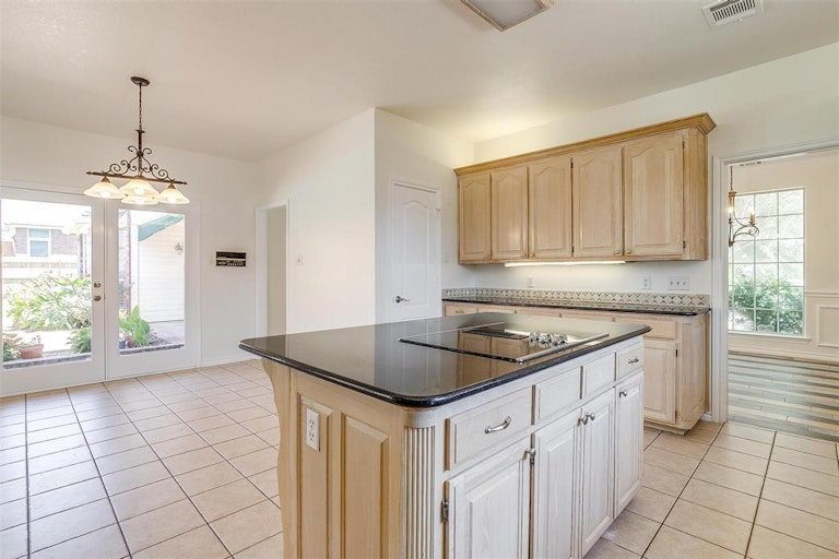 Photo 14 of 40 - 6006 Sunderland Dr, Colleyville, TX 76034