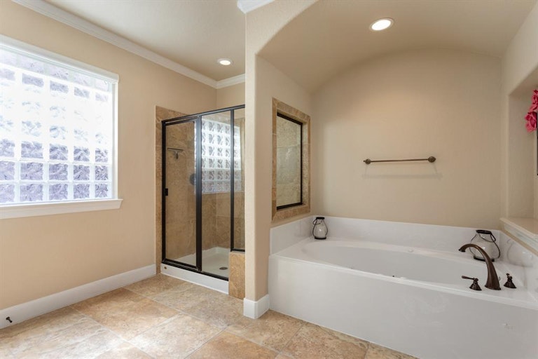Photo 27 of 38 - 18610 N Colony Shore Dr, Cypress, TX 77433