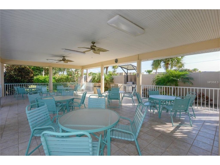 Photo 17 of 23 - 1055 Beach Rd Unit B-503, Sarasota, FL 34242