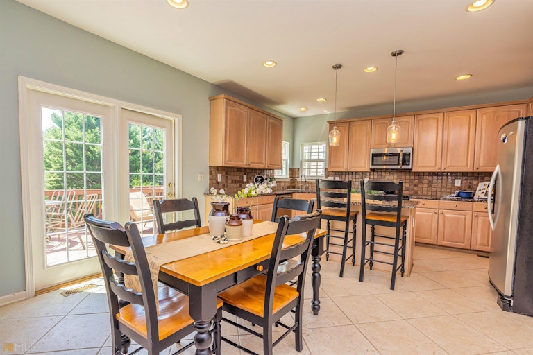 Photo 9 of 61 - 11 Rockridge Dr, Newnan, GA 30265