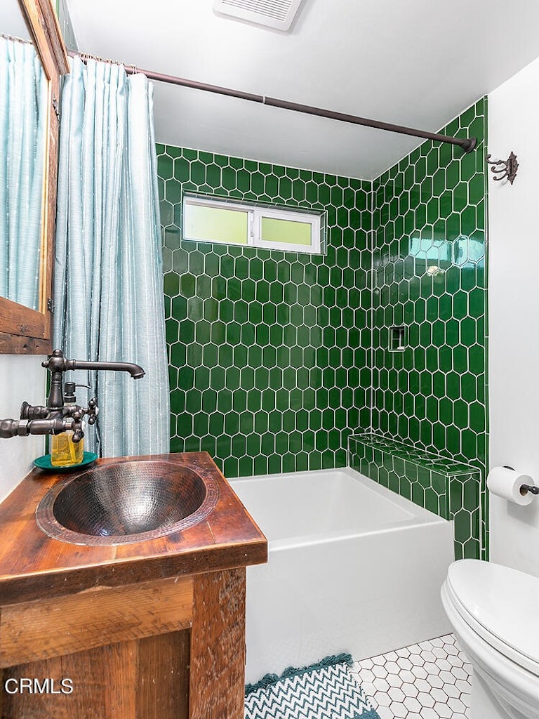 Photo 15 of 29 - 6214 Springvale Dr, Los Angeles, CA 90042