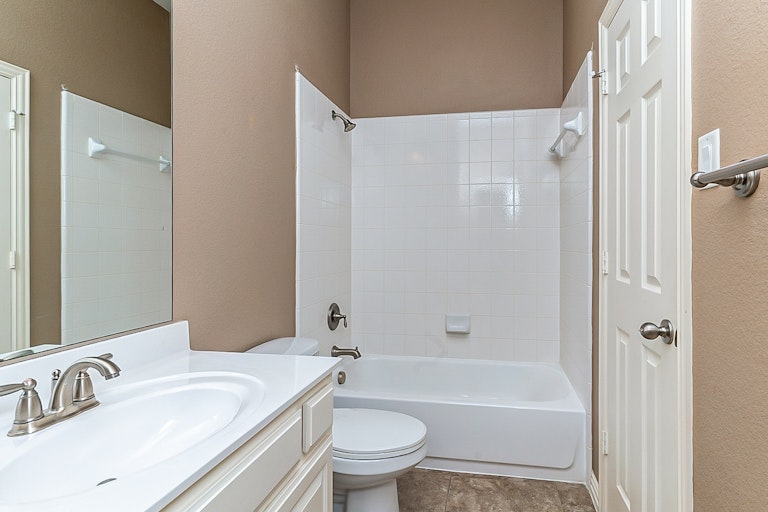 Photo 18 of 37 - 4712 Eddleman Dr, Fort Worth, TX 76244