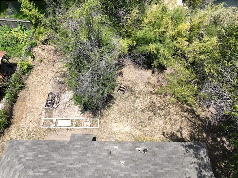 Photo 11 of 37 - 1800 Alguno Rd, Austin, TX 78757