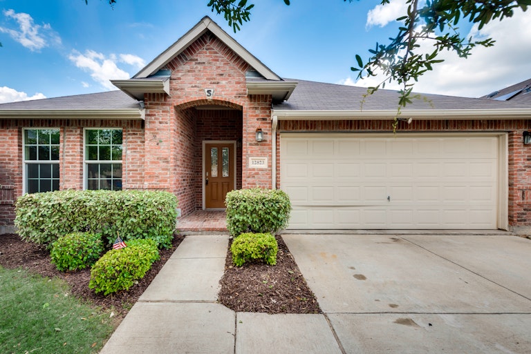 Photo 1 of 37 - 12823 Serenity Dr, Frisco, TX 75035