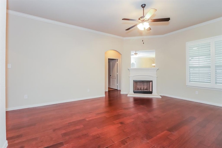 Photo 3 of 25 - 1629 Signature Dr, Weatherford, TX 76087