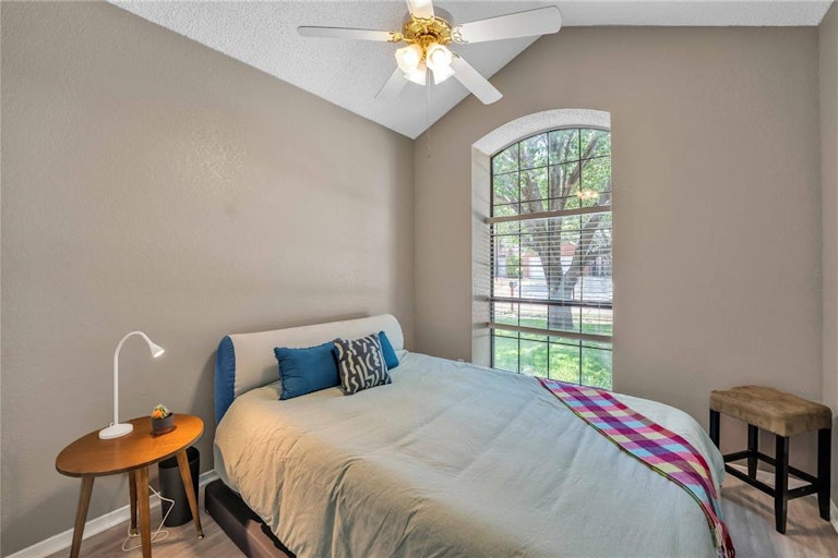 Photo 24 of 31 - 915 Azalia Dr, Lewisville, TX 75067