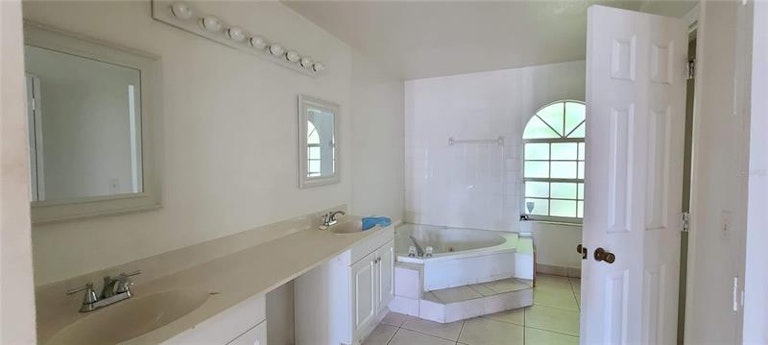 Photo 14 of 24 - 162 Merida Dr, Kissimmee, FL 34743
