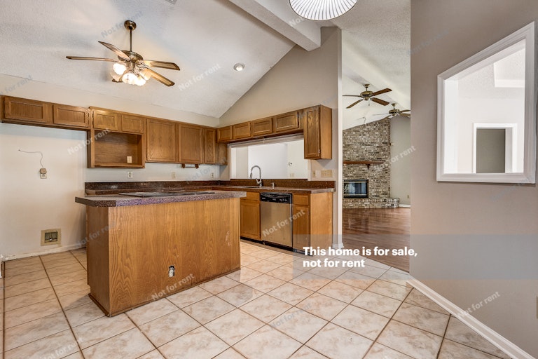 Photo 35 of 53 - 12060 Wren Hollow Ct, Jacksonville, FL 32246