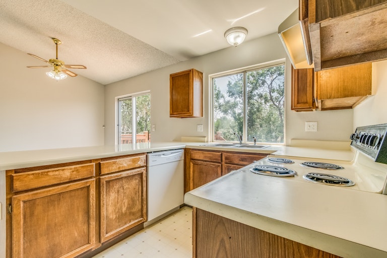 Photo 8 of 17 - 19900 E Cornell Ave, Aurora, CO 80013