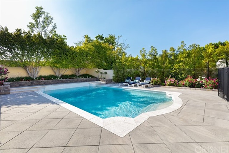 Photo 39 of 75 - 10749 Baile Ave, Chatsworth, CA 91311