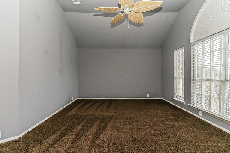 Photo 17 of 25 - 7909 Spring Run, North Richland Hills, TX 76182