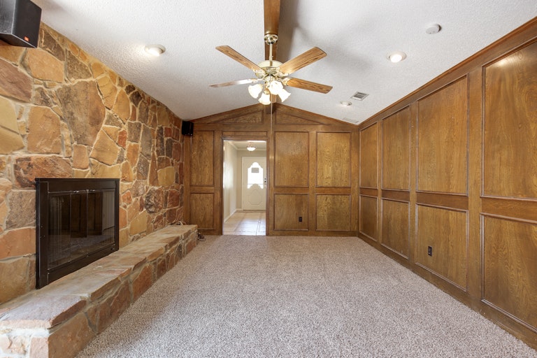 Photo 13 of 25 - 4026 Cedar Creek Dr, Garland, TX 75043