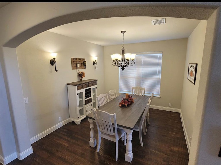 Photo 4 of 22 - 6133 Painswick Dr, Aubrey, TX 76227