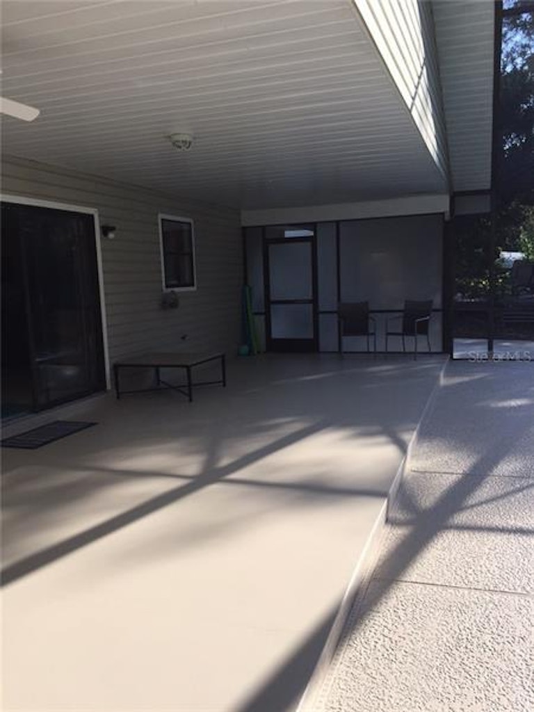 Photo 15 of 24 - 618 First Ave, Lady Lake, FL 32159
