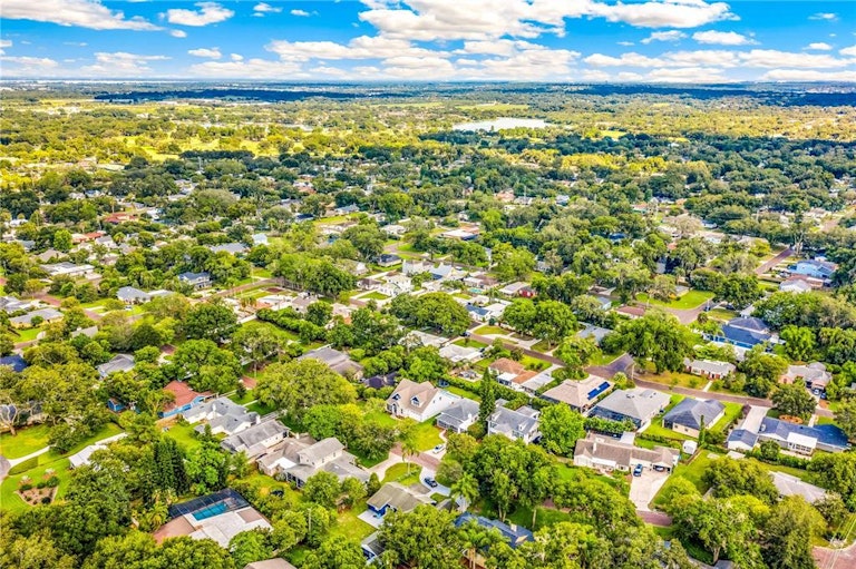 Photo 36 of 37 - 523 Easton Dr, Lakeland, FL 33803