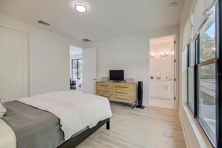 Photo 18 of 42 - 8723 Palm Ranches Pl, Tampa, FL 33614