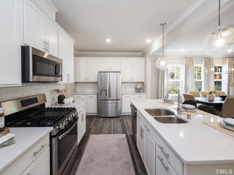 Photo 6 of 31 - 1205 Matterhorn Dr #258, Fuquay Varina, NC 27526