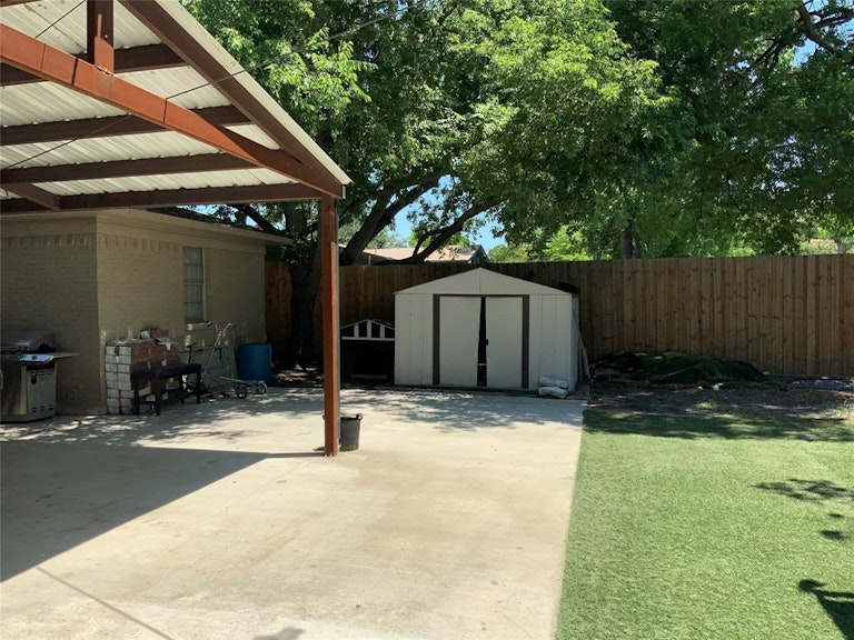 Photo 6 of 24 - 1734 Belmont St, Mesquite, TX 75149